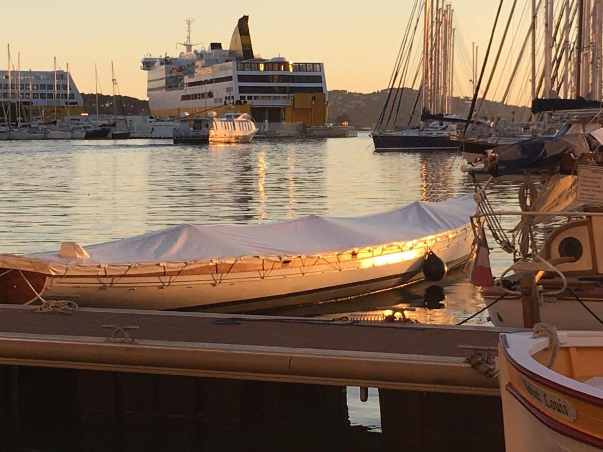 Au Coeur Du Vieux Toulon Au Calme Appartement Renove Climatise Confortable Etage Eleve Avec Ascenseur Proche Parking Et Toutes Commodites Dış mekan fotoğraf