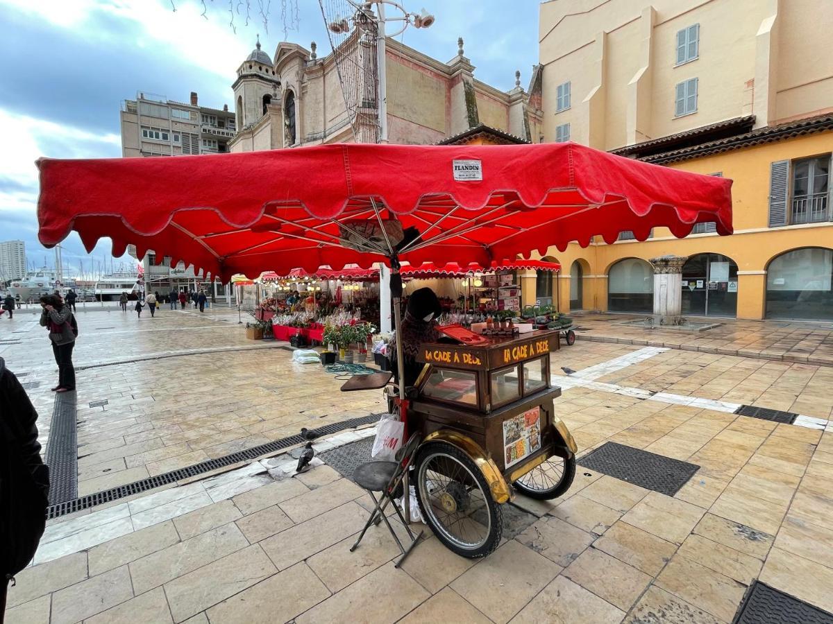 Au Coeur Du Vieux Toulon Au Calme Appartement Renove Climatise Confortable Etage Eleve Avec Ascenseur Proche Parking Et Toutes Commodites Dış mekan fotoğraf