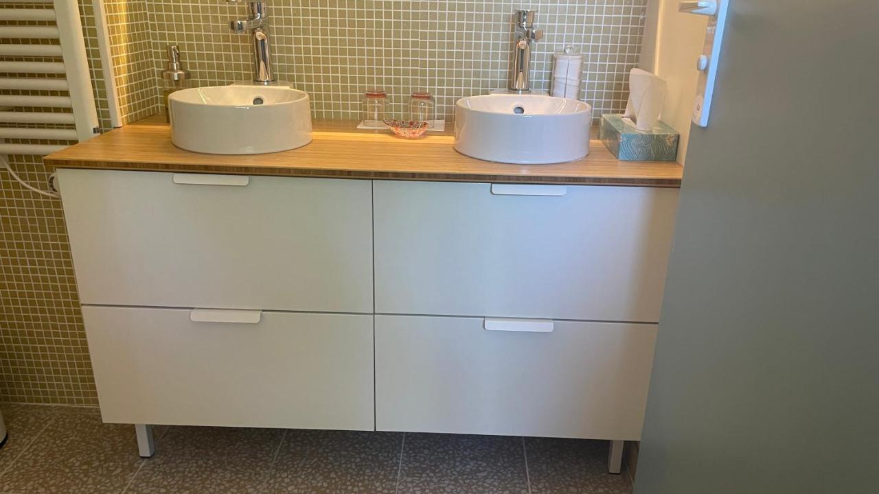Au Coeur Du Vieux Toulon Au Calme Appartement Renove Climatise Confortable Etage Eleve Avec Ascenseur Proche Parking Et Toutes Commodites Dış mekan fotoğraf