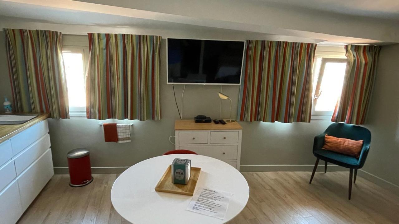 Au Coeur Du Vieux Toulon Au Calme Appartement Renove Climatise Confortable Etage Eleve Avec Ascenseur Proche Parking Et Toutes Commodites Dış mekan fotoğraf